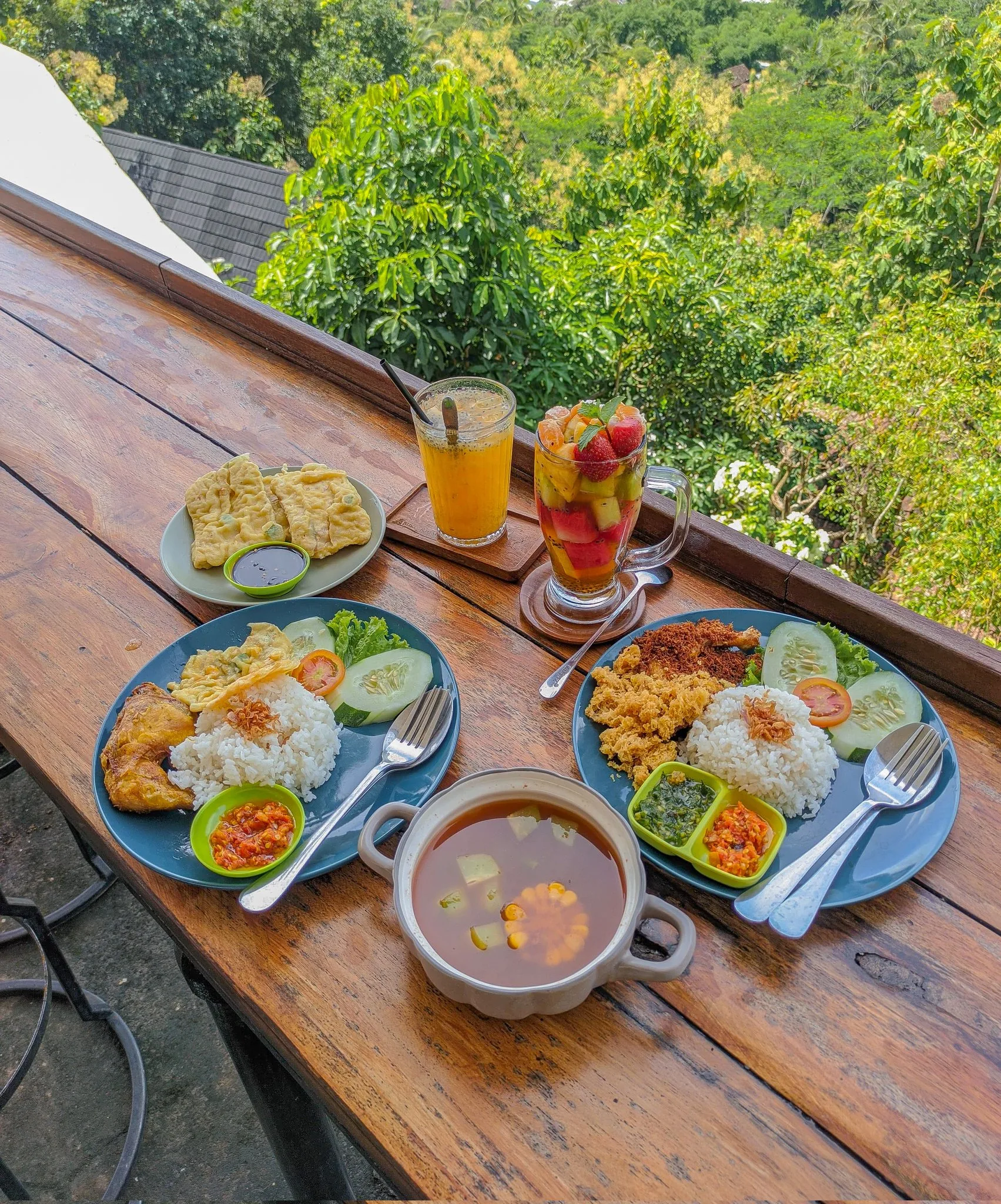 A spread of Magelang street food including Kupat Tahu