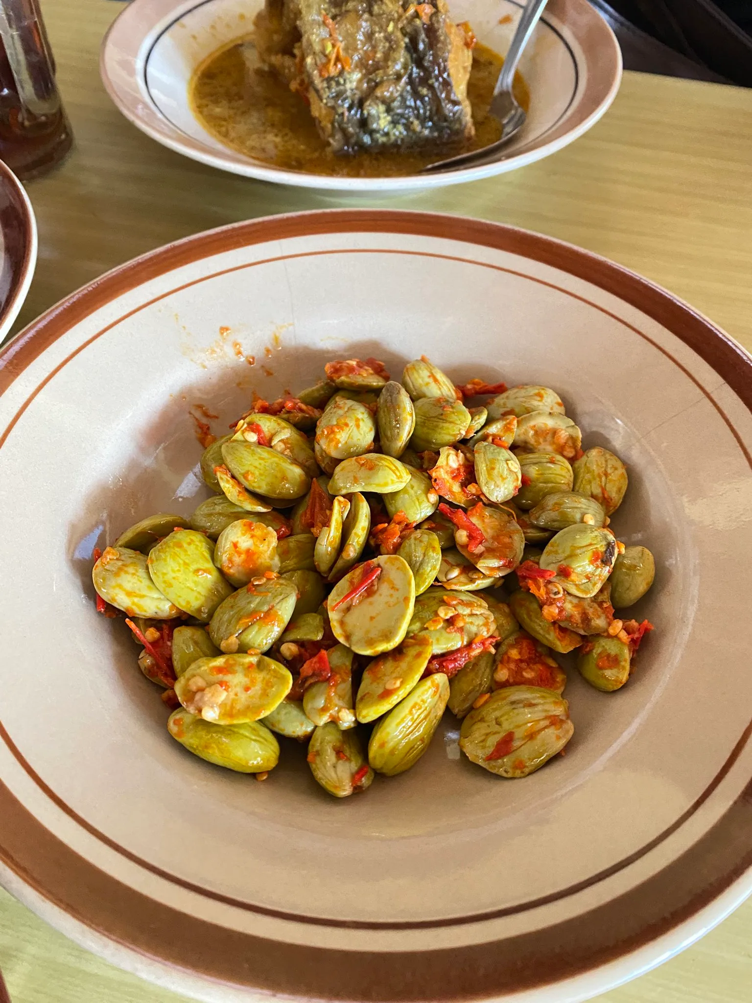 Red beans, the namesake ingredient of Sop Senerek, in a bowl