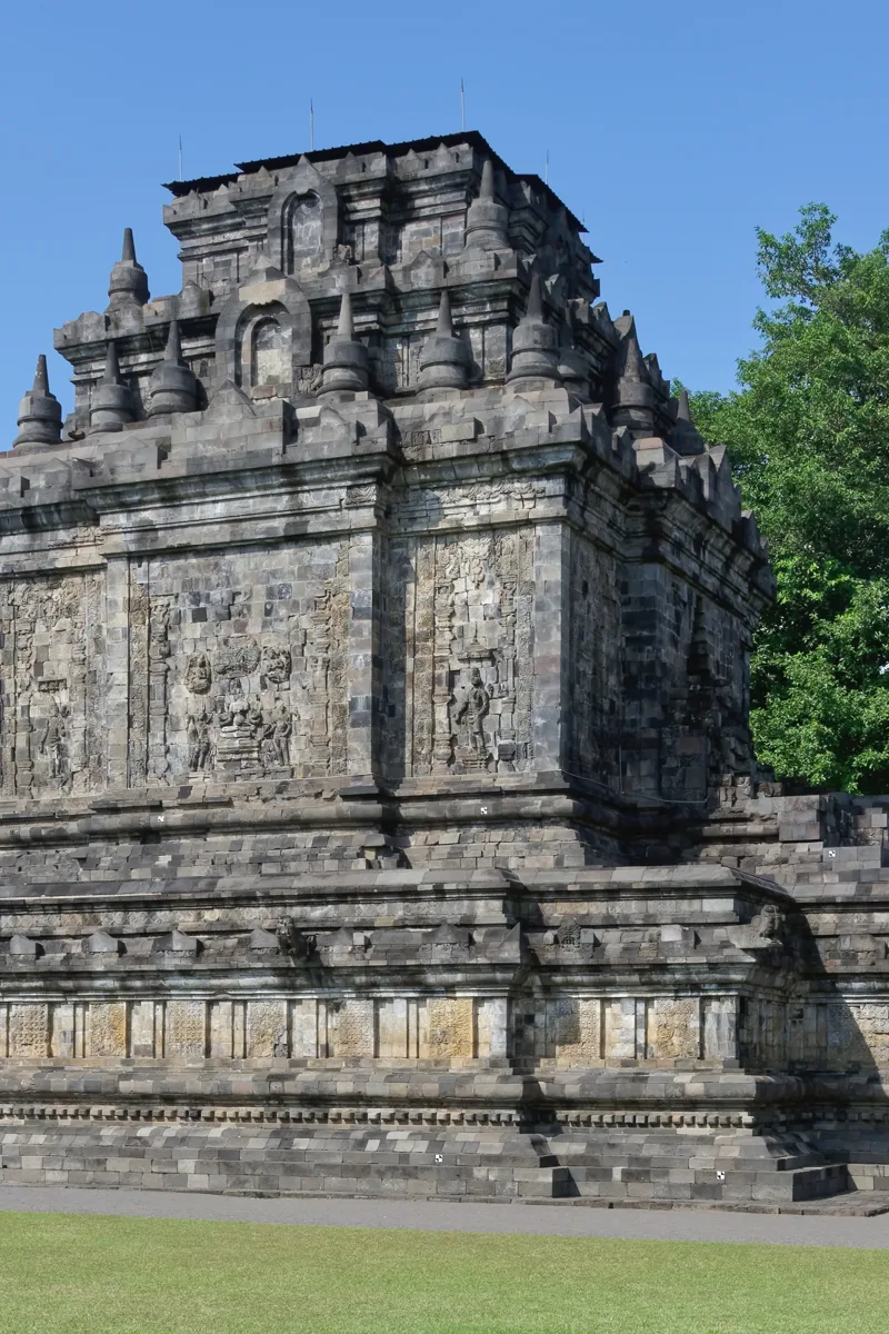 Mendut Temple Guide: A Thoughtful Stop Near Borobudur - Pin this for later